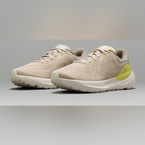 NWOB Men's Beyondfeel Running Shoe - Picture 7 of 7